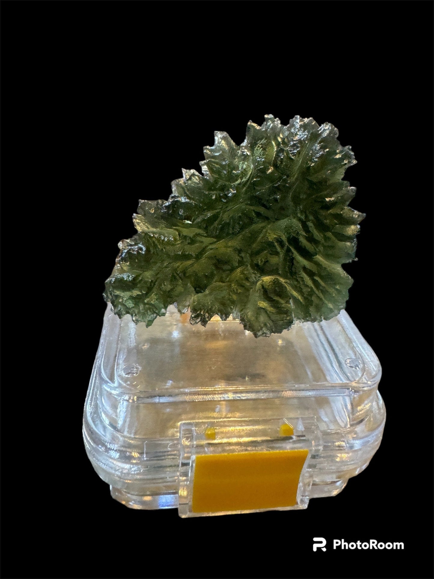 Moldavite Besednice Jezkovna - 14.93g- hedgehog museum grade - light green no damages. Self standing