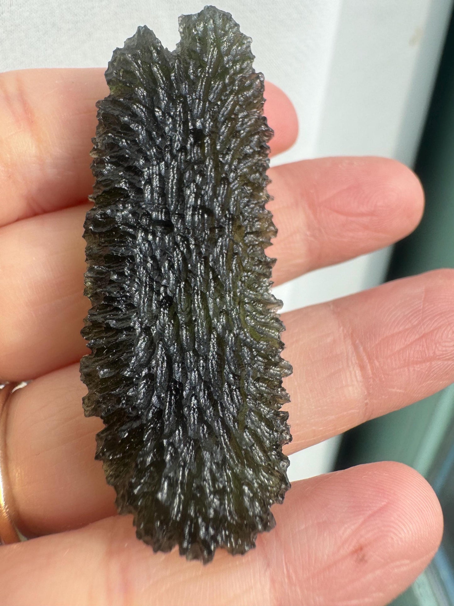 12.4g Moldavite Maly Chlum no damages, AAA quality pickle shape rare location