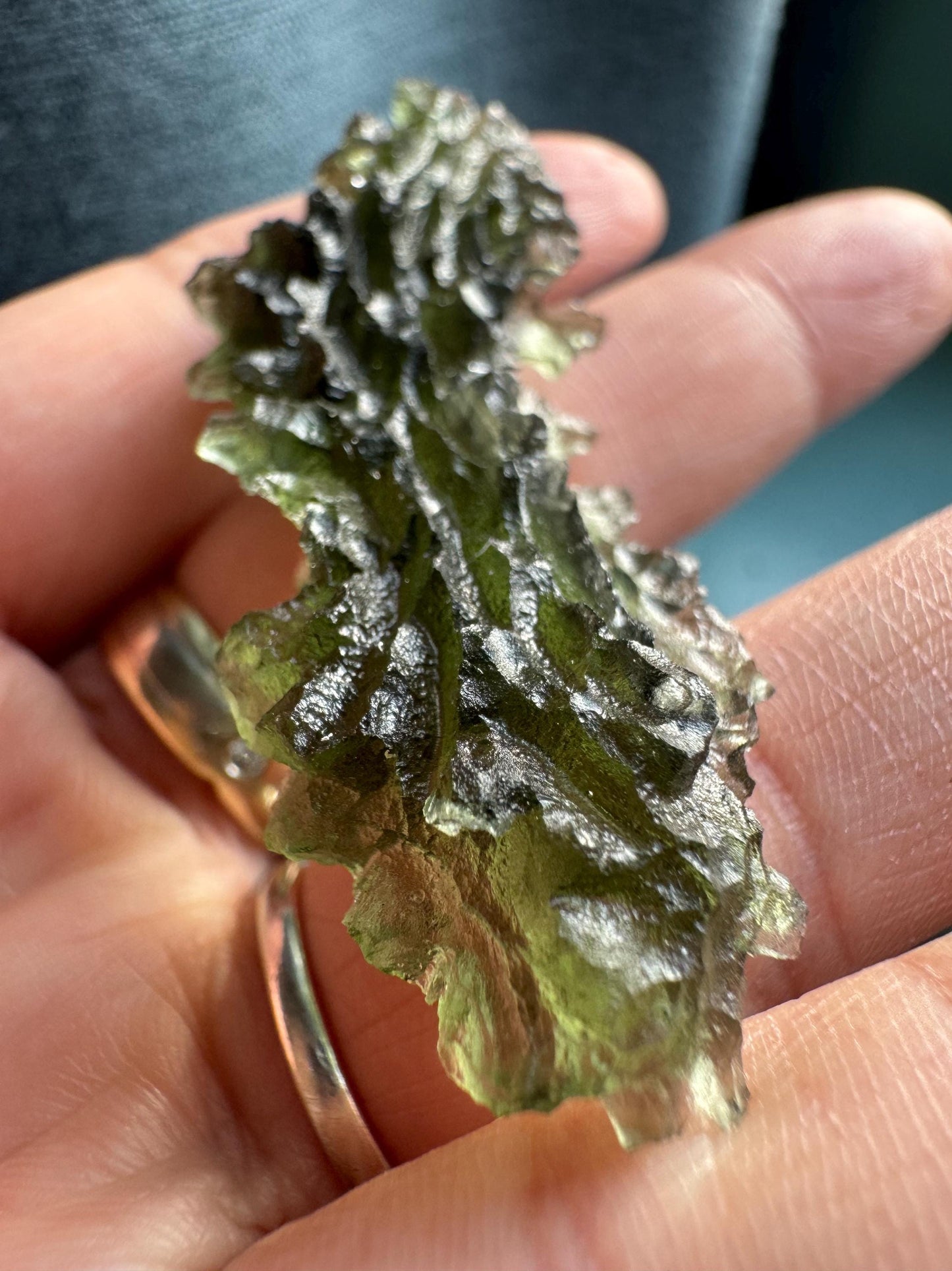 Besednice Jezkovna Moldavite: Hedgehog Texture, Angel chime (9.84g)