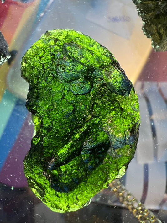 Moldavite rare color and size, deep green 23,9 grams moldavite Vrábče - kroclo with visible Lechatelierite Needle