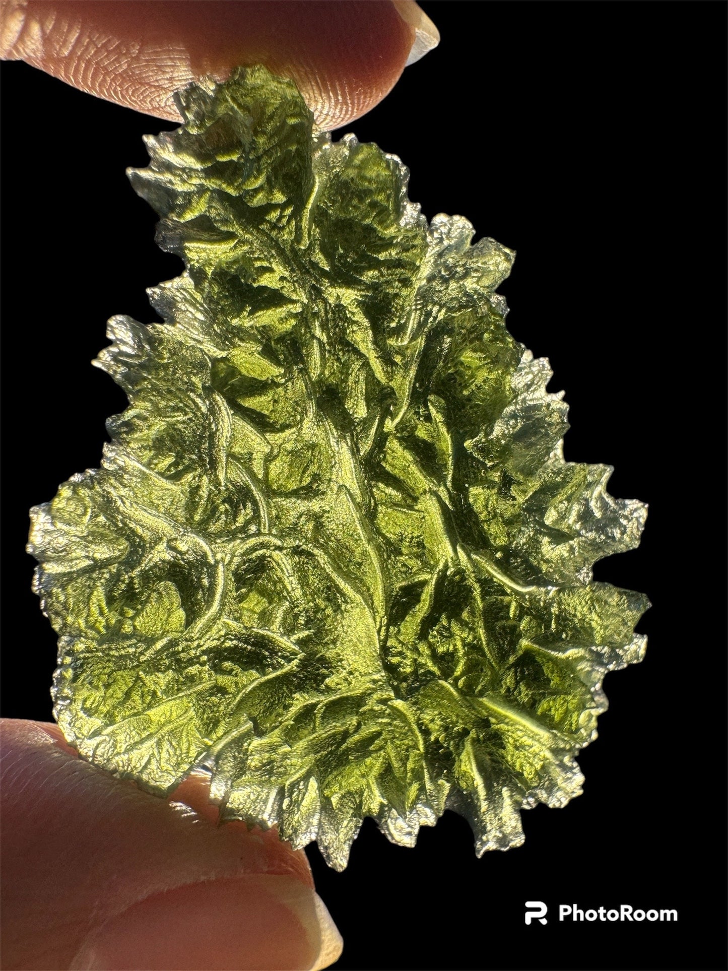 Moldavite Besednice Jezkovna - 14.93g- hedgehog museum grade - light green no damages. Self standing