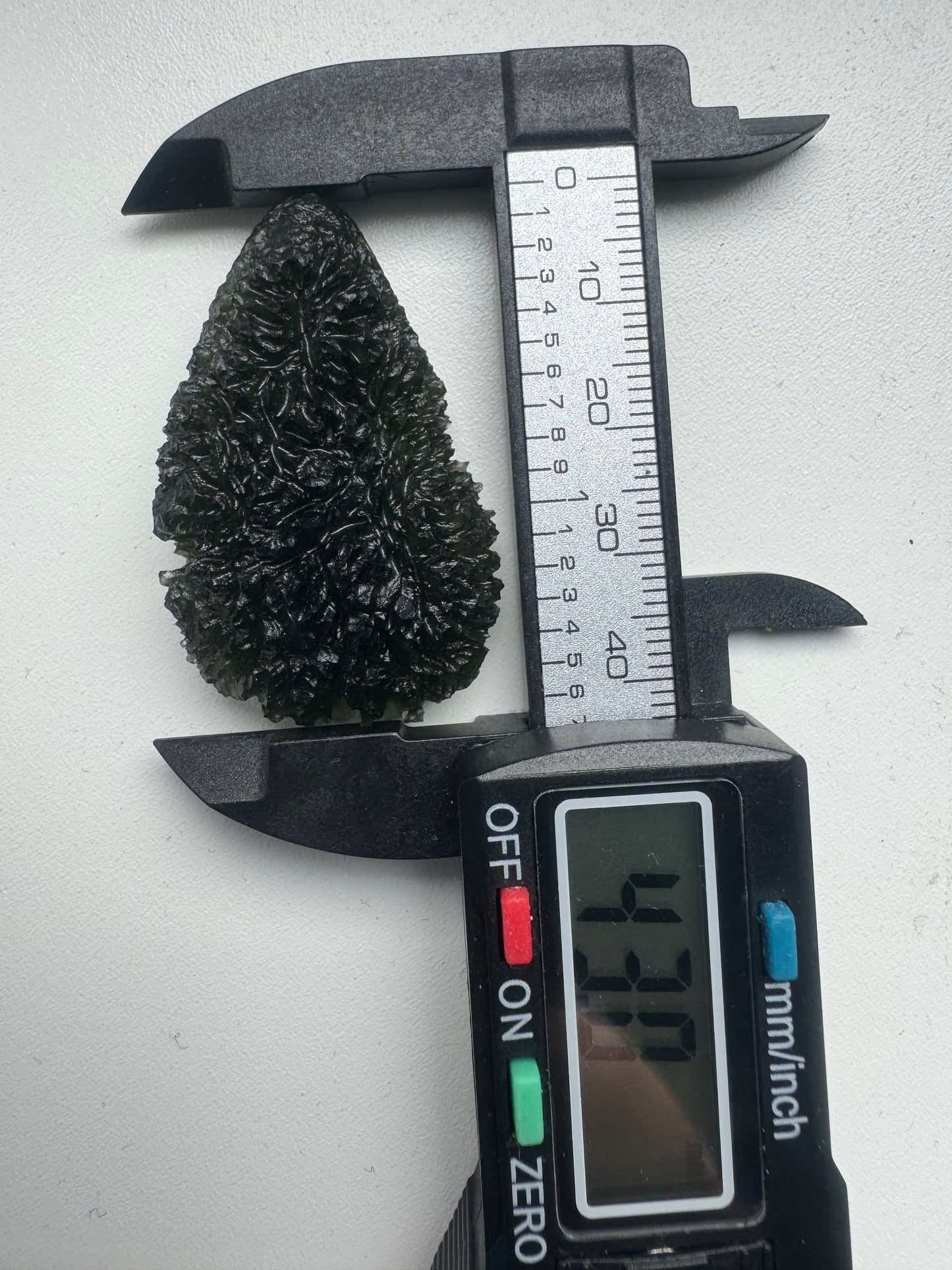 Pariz moldavite 15.76g-hedgehog texture beautiful color for collector and investment.