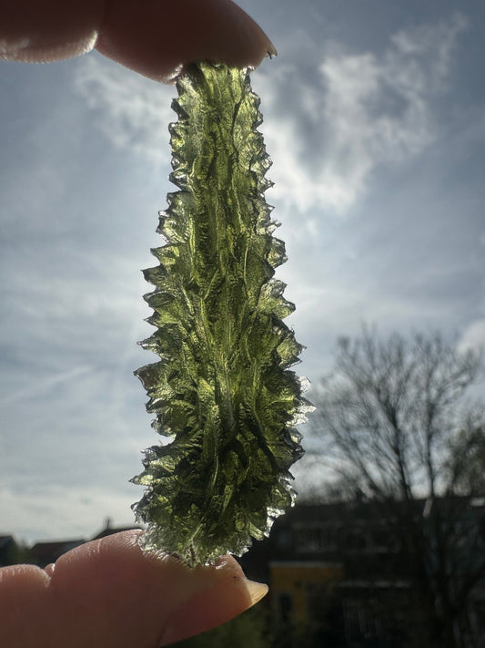 Moldavite Besednice Jezkovna - 14.04g- hedgehog museum grade - green drop shape angel chime rare