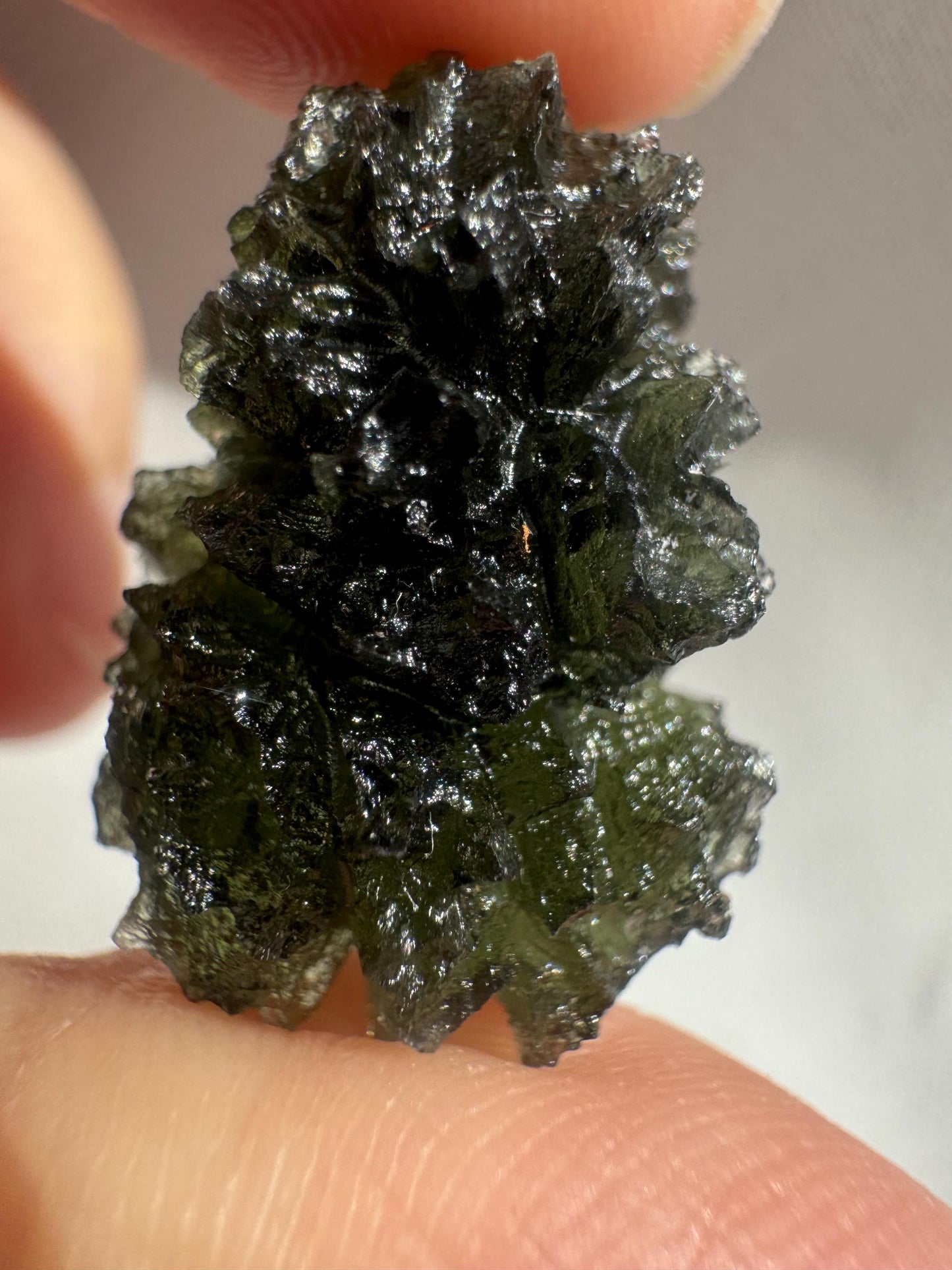 6.44g  Moldavite Besednice Jezkovna very rare , headhoge self standing