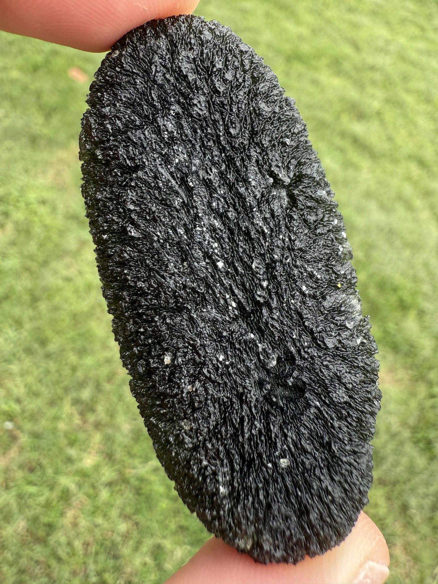 Oval Green Moldavite Crystal - Jaztacka - 39,35 grams
