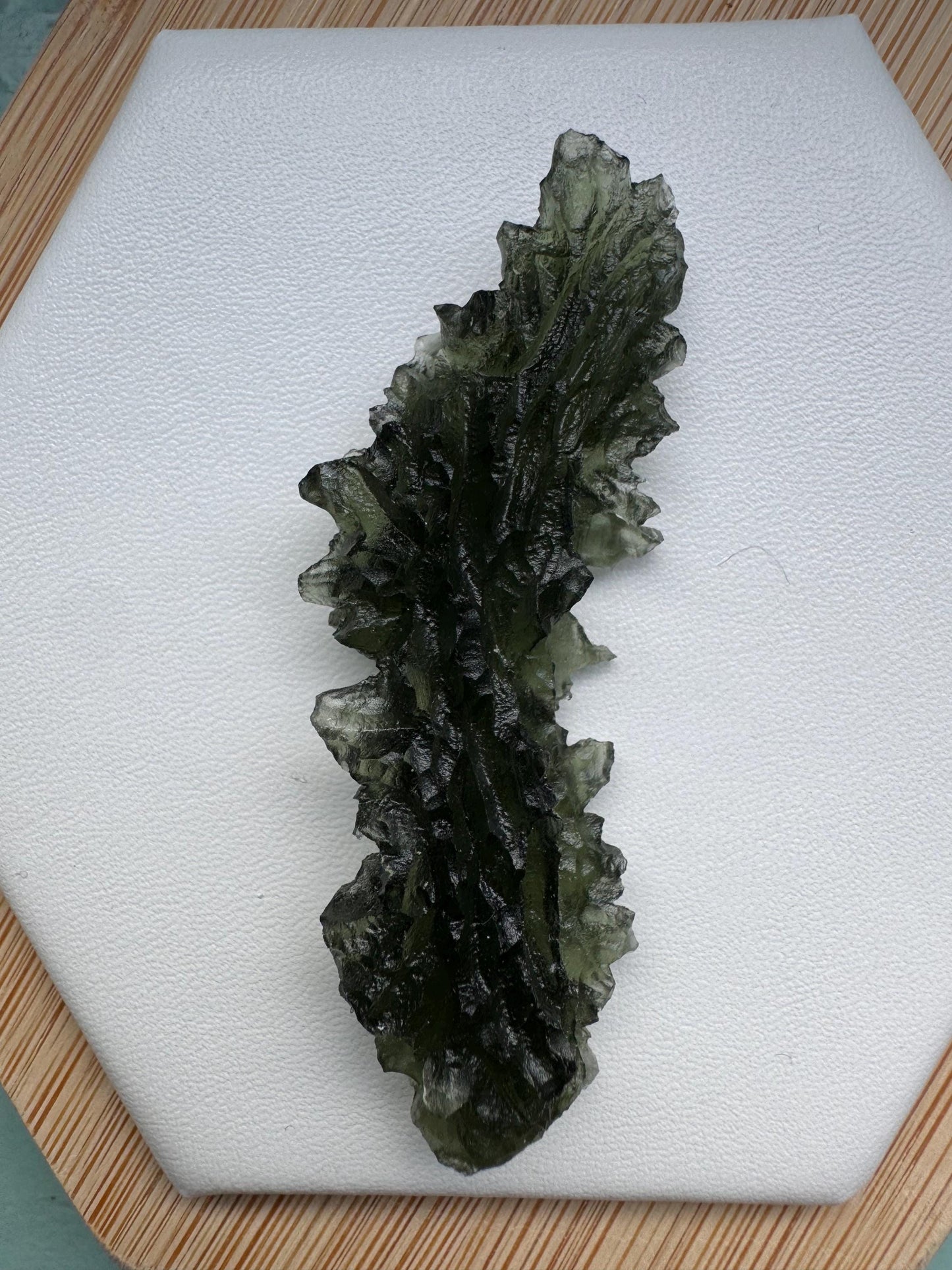 Besednice Jezkovna Moldavite: Hedgehog Texture, Angel chime (9.84g)