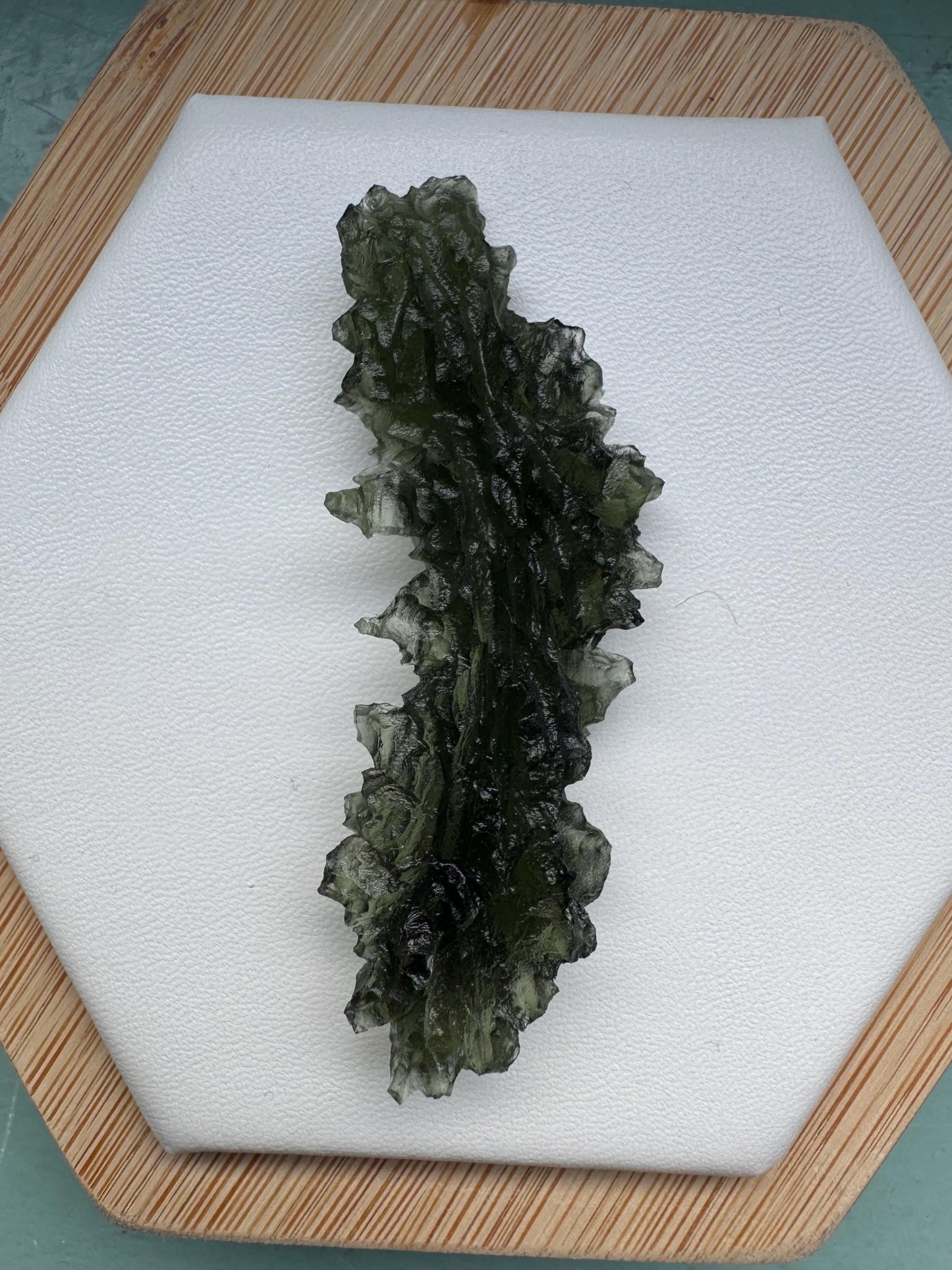 Besednice Jezkovna Moldavite: Hedgehog Texture, Angel chime (9.84g)