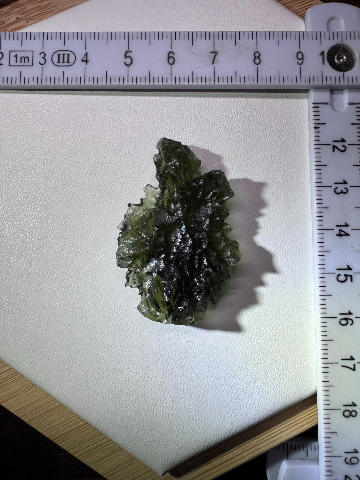 8.63g Vrabce Moldavite: deep spiky texture shape of flame