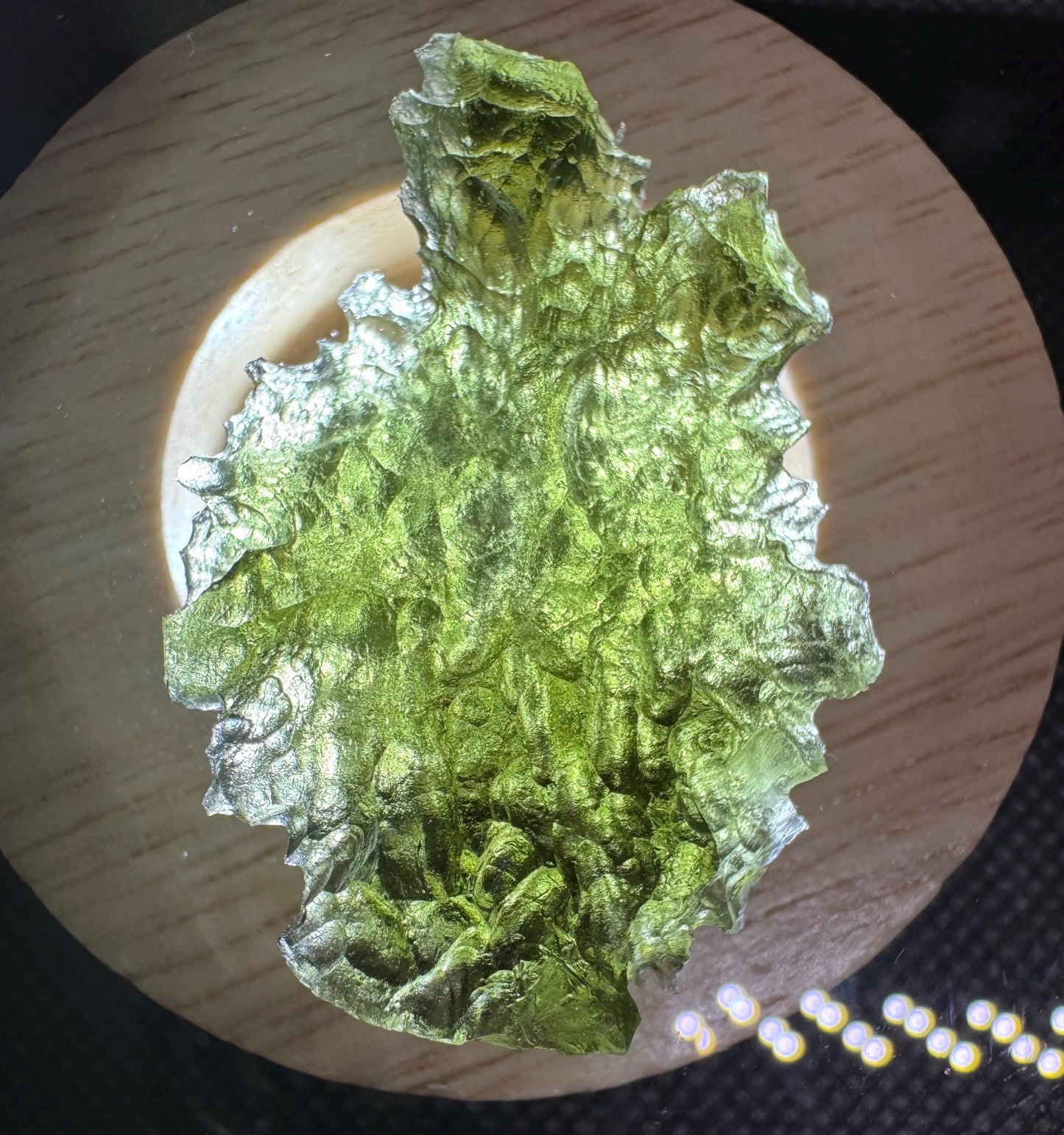 8.63g Vrabce Moldavite: deep spiky texture shape of flame