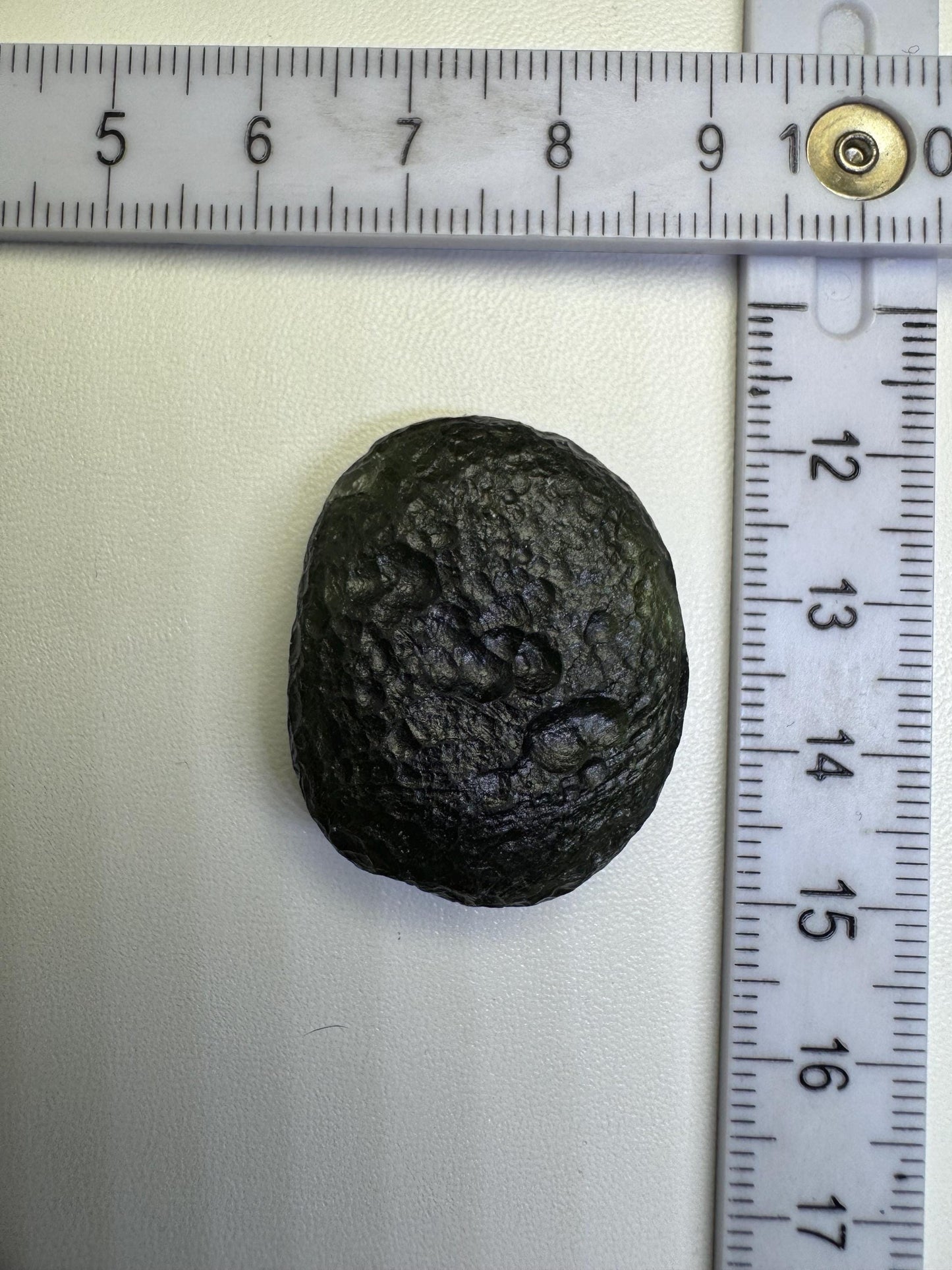 9.67g Vrabce Moldavite: compact shape nice color smooth texture