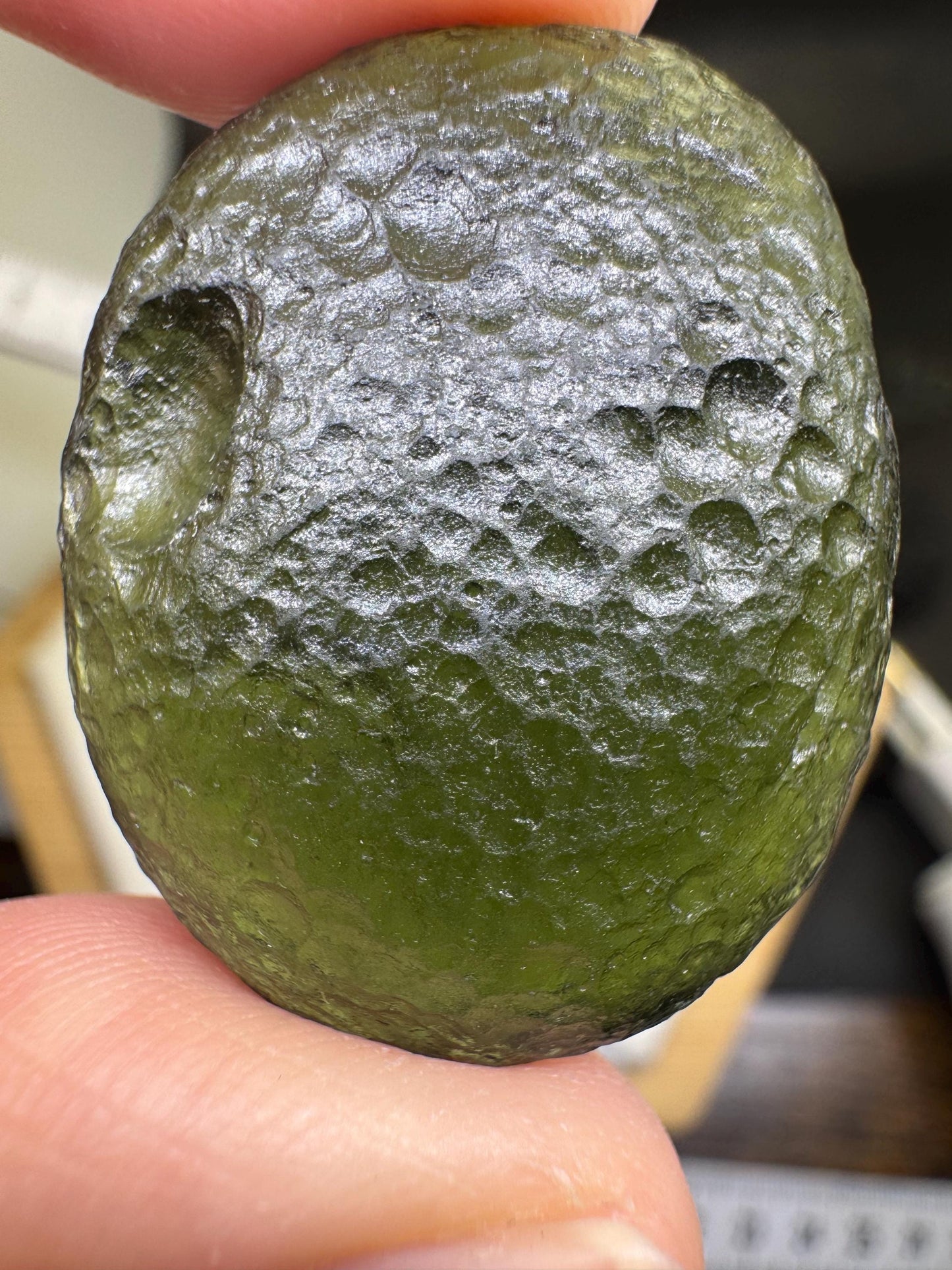 9.67g Vrabce Moldavite: compact shape nice color smooth texture